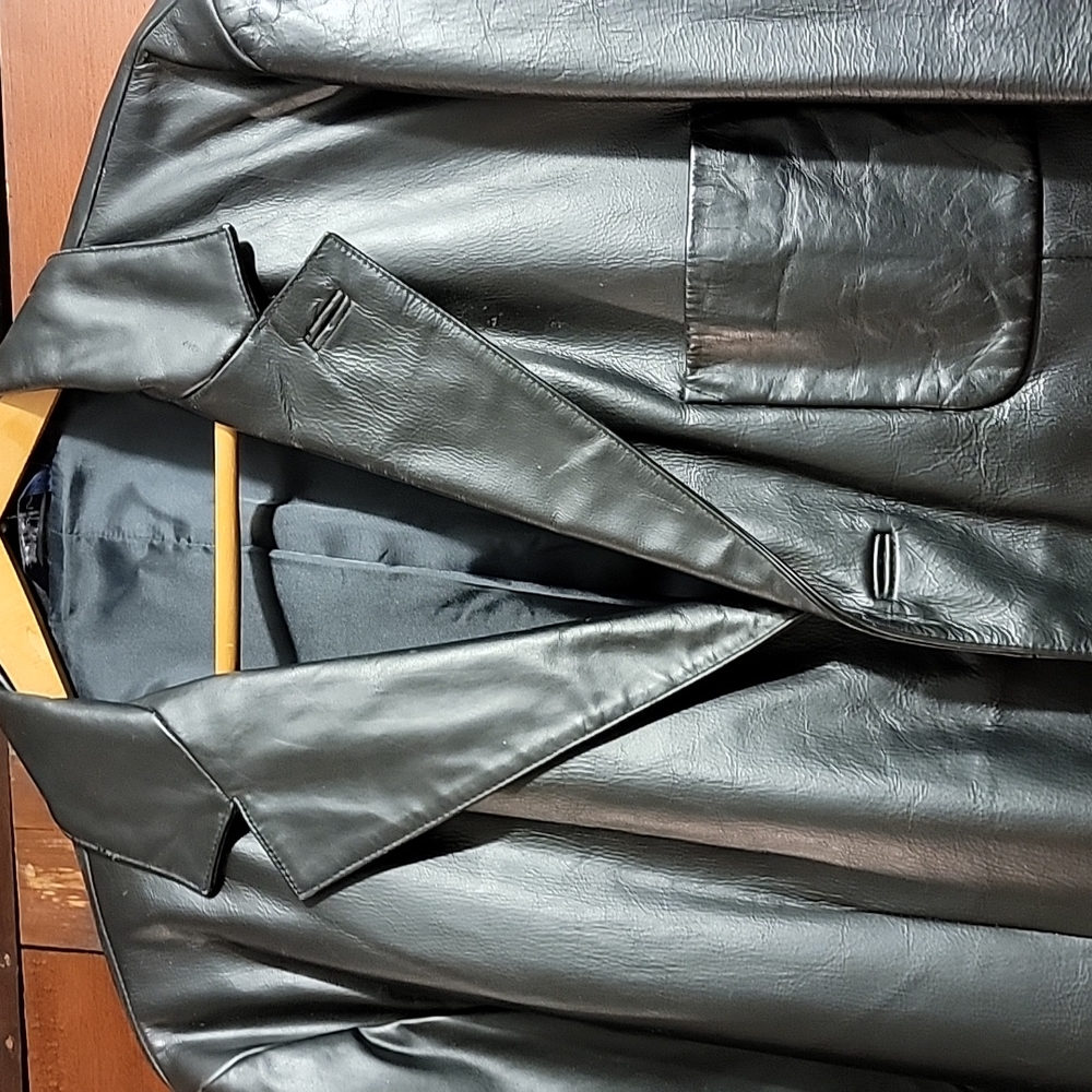 Leather jacket - Picture 2 of 3